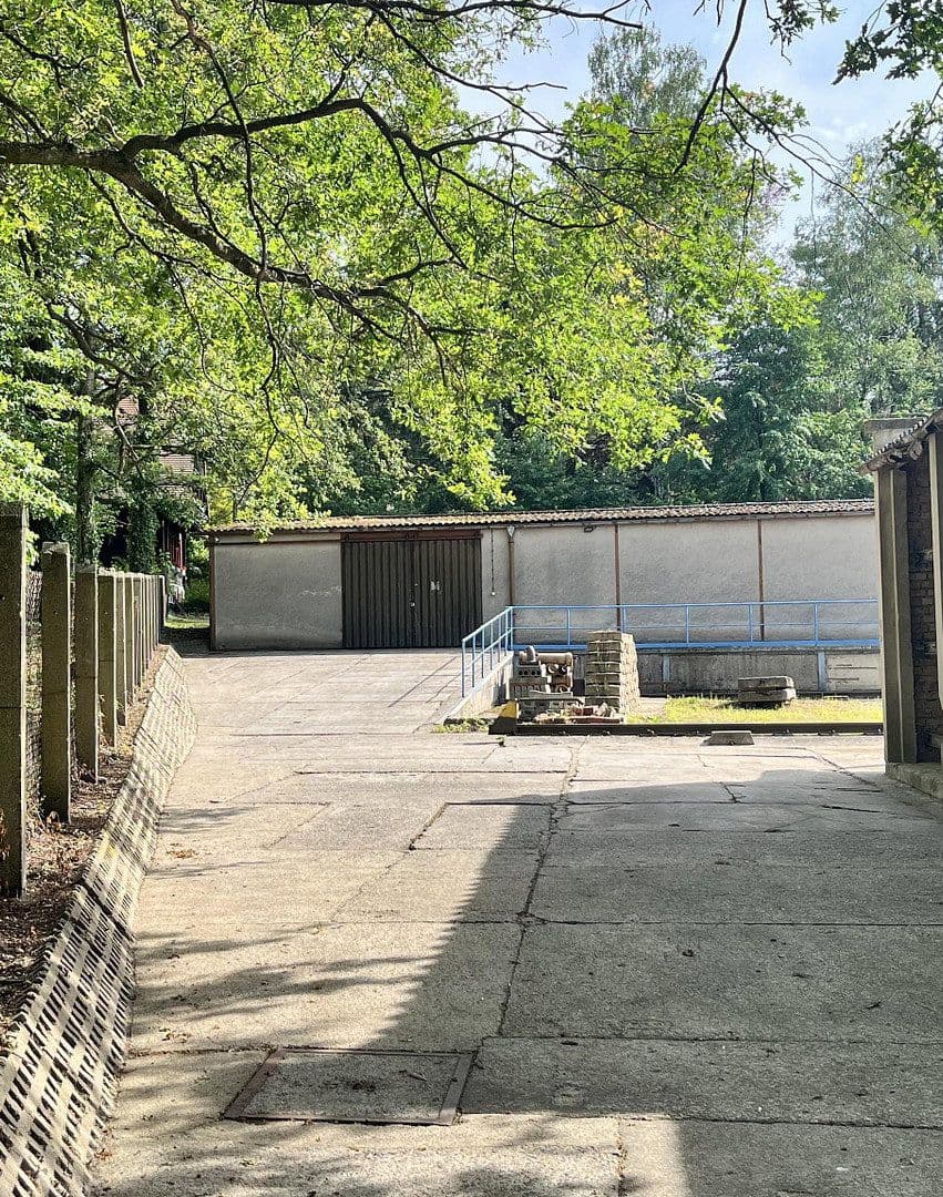 Prenájom nebytového priestoru 9.536 m², Niesky, Sasko Prenájom nebytového priestoru 9.536 m², Niesky, Sasko