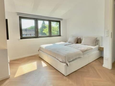 Prenájom bytu 4-izbový 124 m², Hamburg, Hamburg Prenájom bytu 4-izbový 124 m², Hamburg, Hamburg