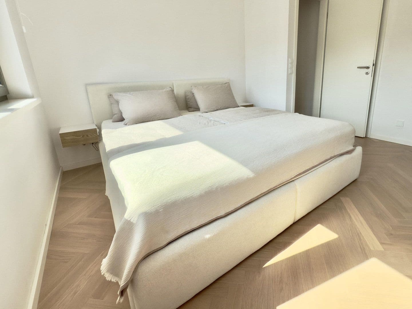 Prenájom bytu 4-izbový 124 m², Hamburg, Hamburg Prenájom bytu 4-izbový 124 m², Hamburg, Hamburg