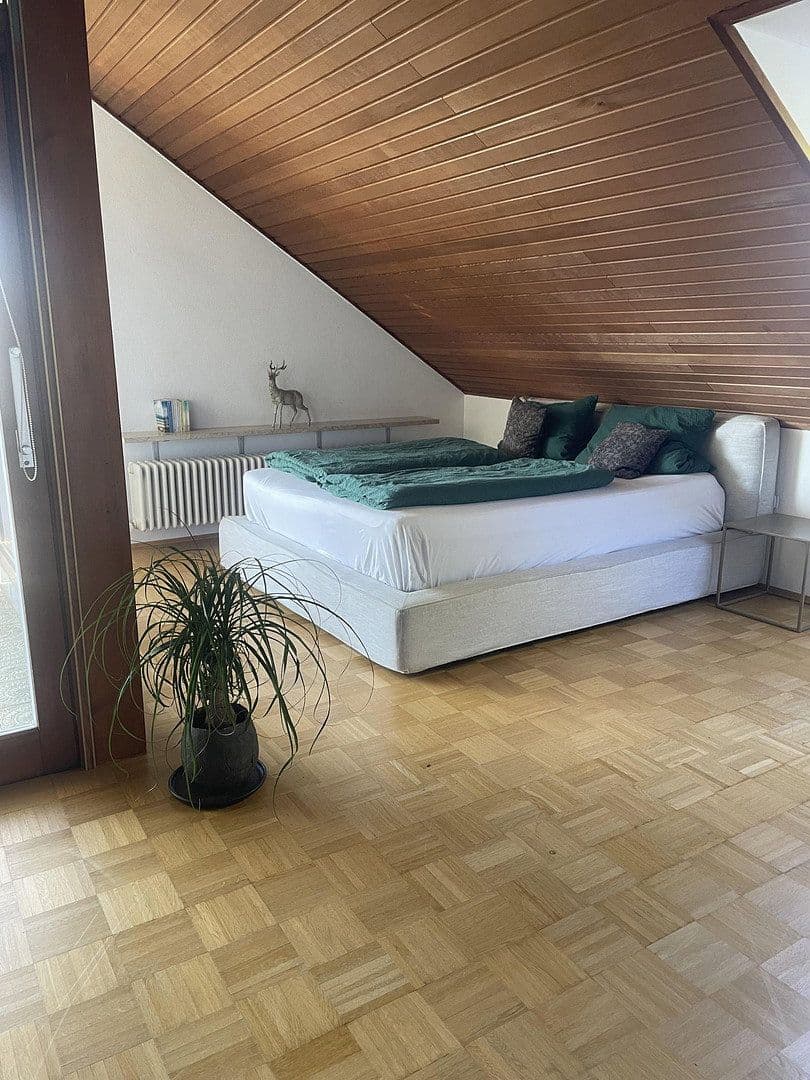 Prenájom bytu 157 m², Richard-Strauss-Straße 1, Pullach im Isartal, Bavorsko Prenájom bytu 157 m², Richard-Strauss-Straße 1, Pullach im Isartal, Bavorsko