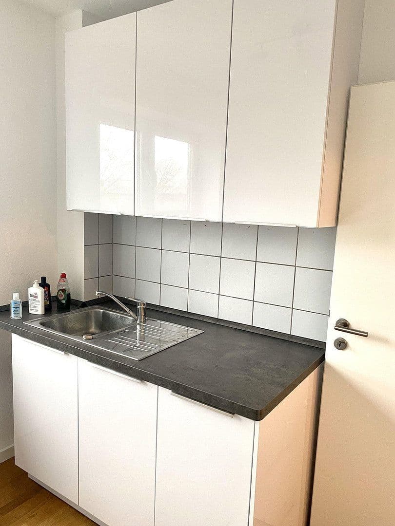 Prenájom bytu 2-izbový 50 m², Jugenheimer Str. 48a, Frankfurt am Main, Hesensko Prenájom bytu 2-izbový 50 m², Jugenheimer Str. 48a, Frankfurt am Main, Hesensko