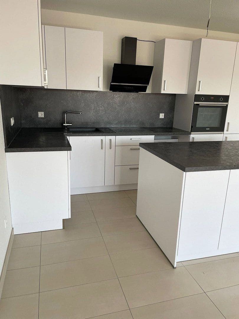 Prenájom bytu 3-izbový 80 m², Bahnhofstraße 2b, Bad Schönborn, Bádensko-Wurttembersko Prenájom bytu 3-izbový 80 m², Bahnhofstraße 2b, Bad Schönborn, Bádensko-Wurttembersko