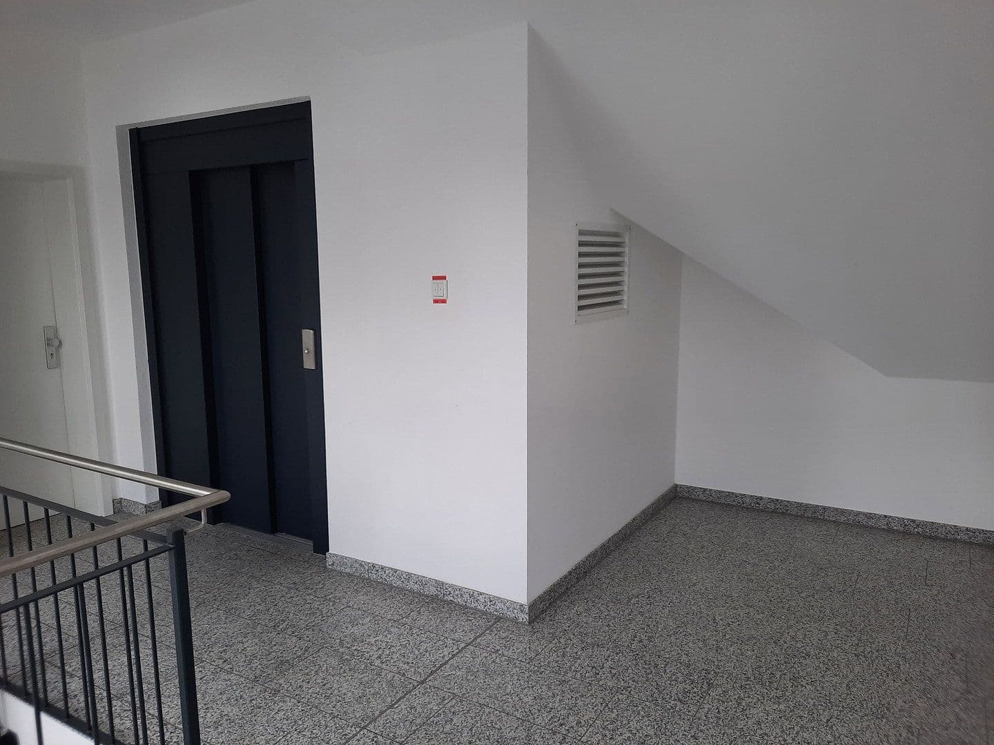 Prenájom bytu 2-izbový 93 m², Haltmayrstraße, Ingolstadt, Bavorsko Prenájom bytu 2-izbový 93 m², Haltmayrstraße, Ingolstadt, Bavorsko