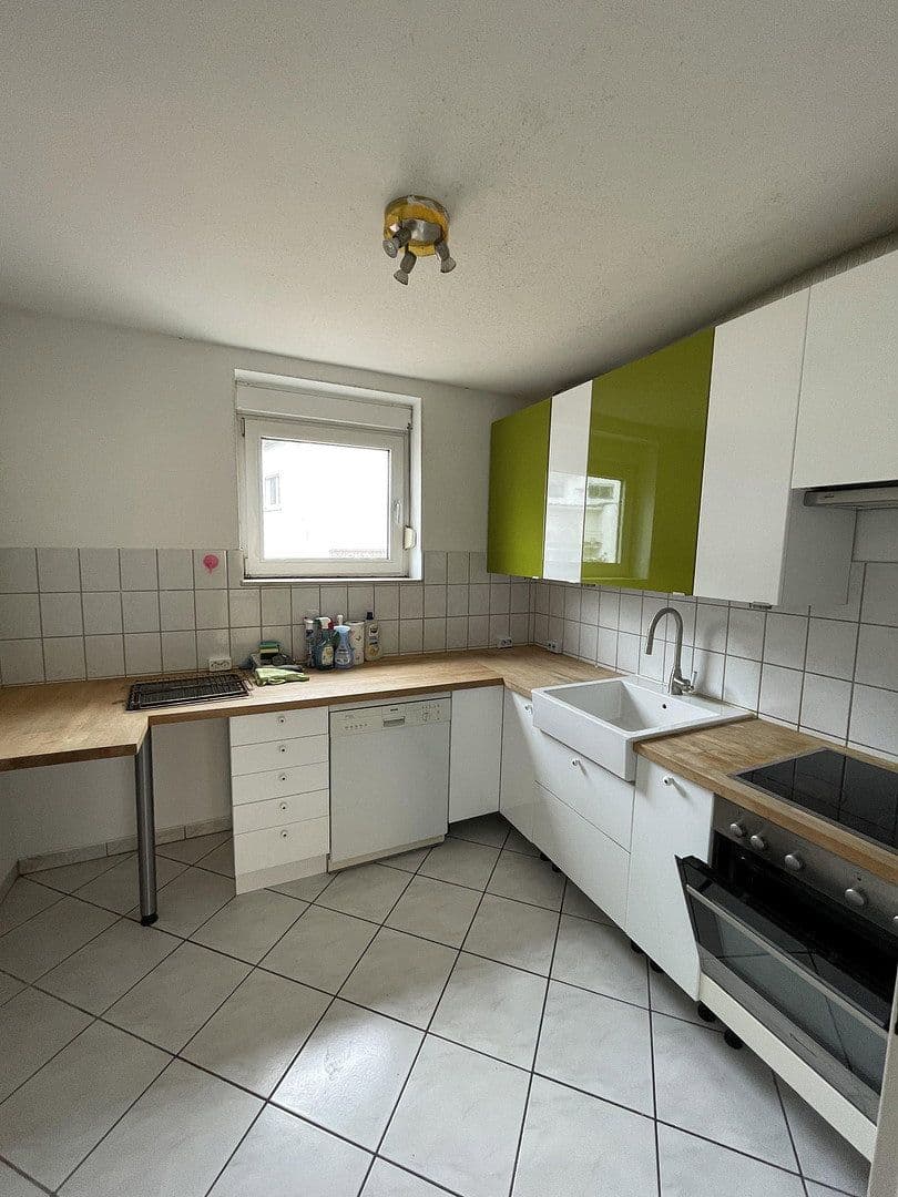 Prenájom bytu 3-izbový 80 m², Frankfurt a.M., Hesensko Prenájom bytu 3-izbový 80 m², Frankfurt a.M., Hesensko