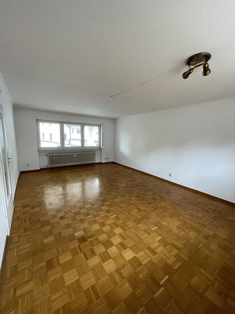 Prenájom bytu 3-izbový 80 m², Frankfurt a.M., Hesensko Prenájom bytu 3-izbový 80 m², Frankfurt a.M., Hesensko