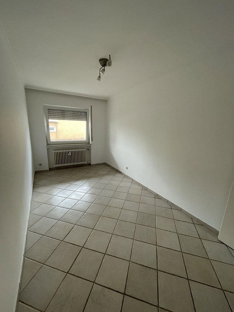 Prenájom bytu 3-izbový 80 m², Frankfurt a.M., Hesensko Prenájom bytu 3-izbový 80 m², Frankfurt a.M., Hesensko