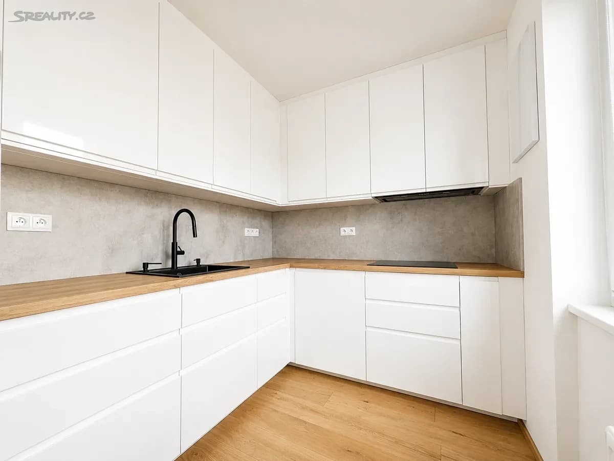 Prenájom bytu 3-izbový 65 m², Slévačská, Praha, Praha Prenájom bytu 3-izbový 65 m², Slévačská, Praha, Praha