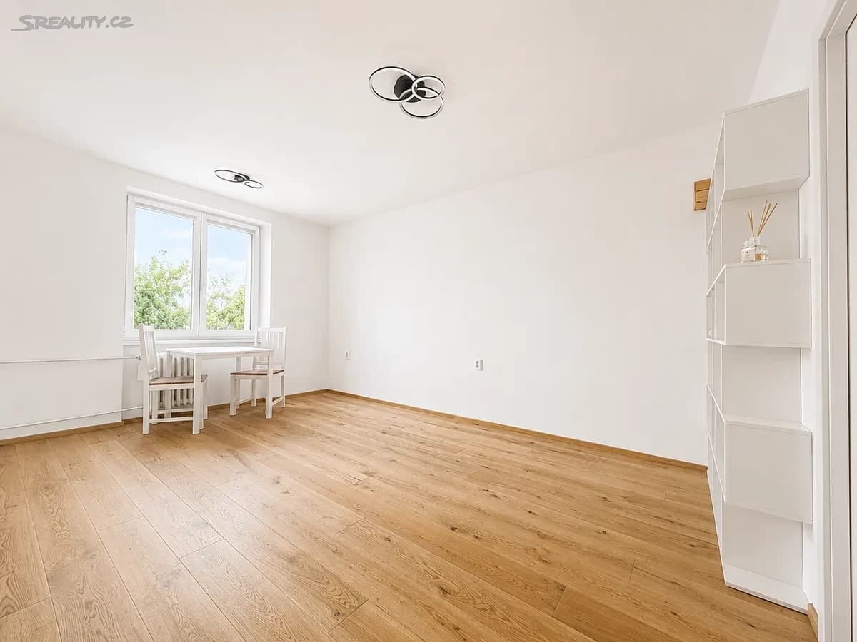 Prenájom bytu 3-izbový 65 m², Slévačská, Praha, Praha Prenájom bytu 3-izbový 65 m², Slévačská, Praha, Praha