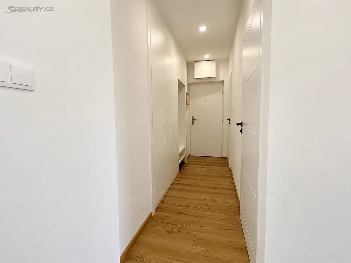 Prenájom bytu 3-izbový 65 m², Slévačská, Praha, Praha Prenájom bytu 3-izbový 65 m², Slévačská, Praha, Praha