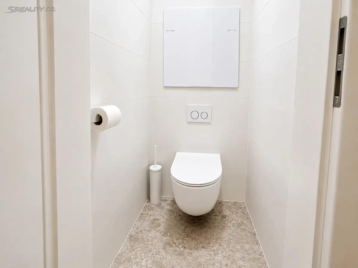 Prenájom bytu 3-izbový 65 m², Slévačská, Praha, Praha Prenájom bytu 3-izbový 65 m², Slévačská, Praha, Praha