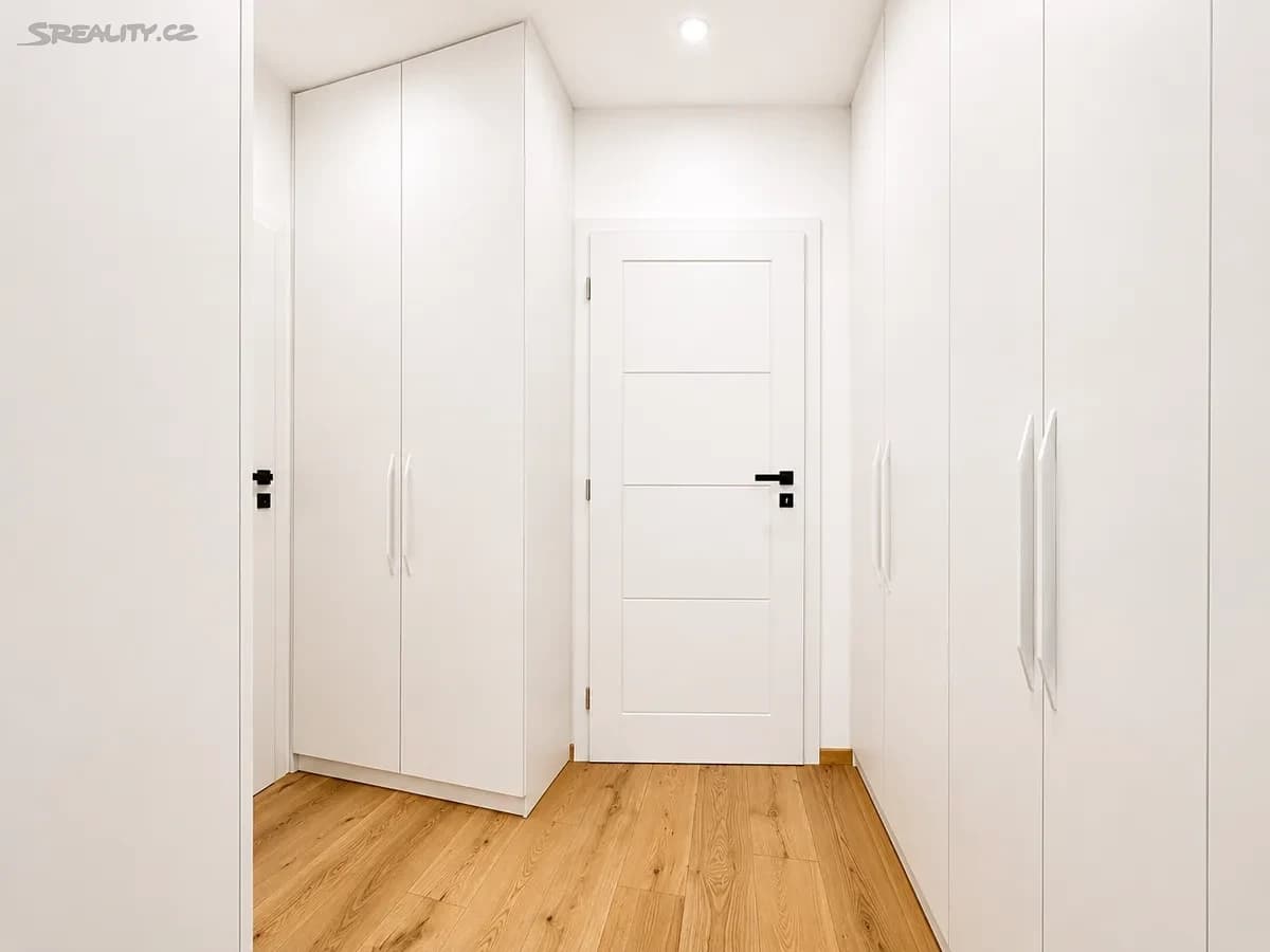 Prenájom bytu 3-izbový 65 m², Slévačská, Praha, Praha Prenájom bytu 3-izbový 65 m², Slévačská, Praha, Praha