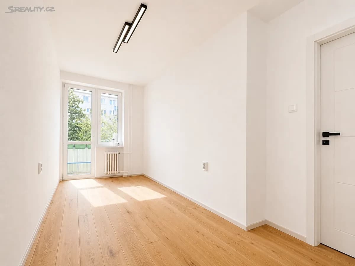 Prenájom bytu 3-izbový 65 m², Slévačská, Praha, Praha Prenájom bytu 3-izbový 65 m², Slévačská, Praha, Praha