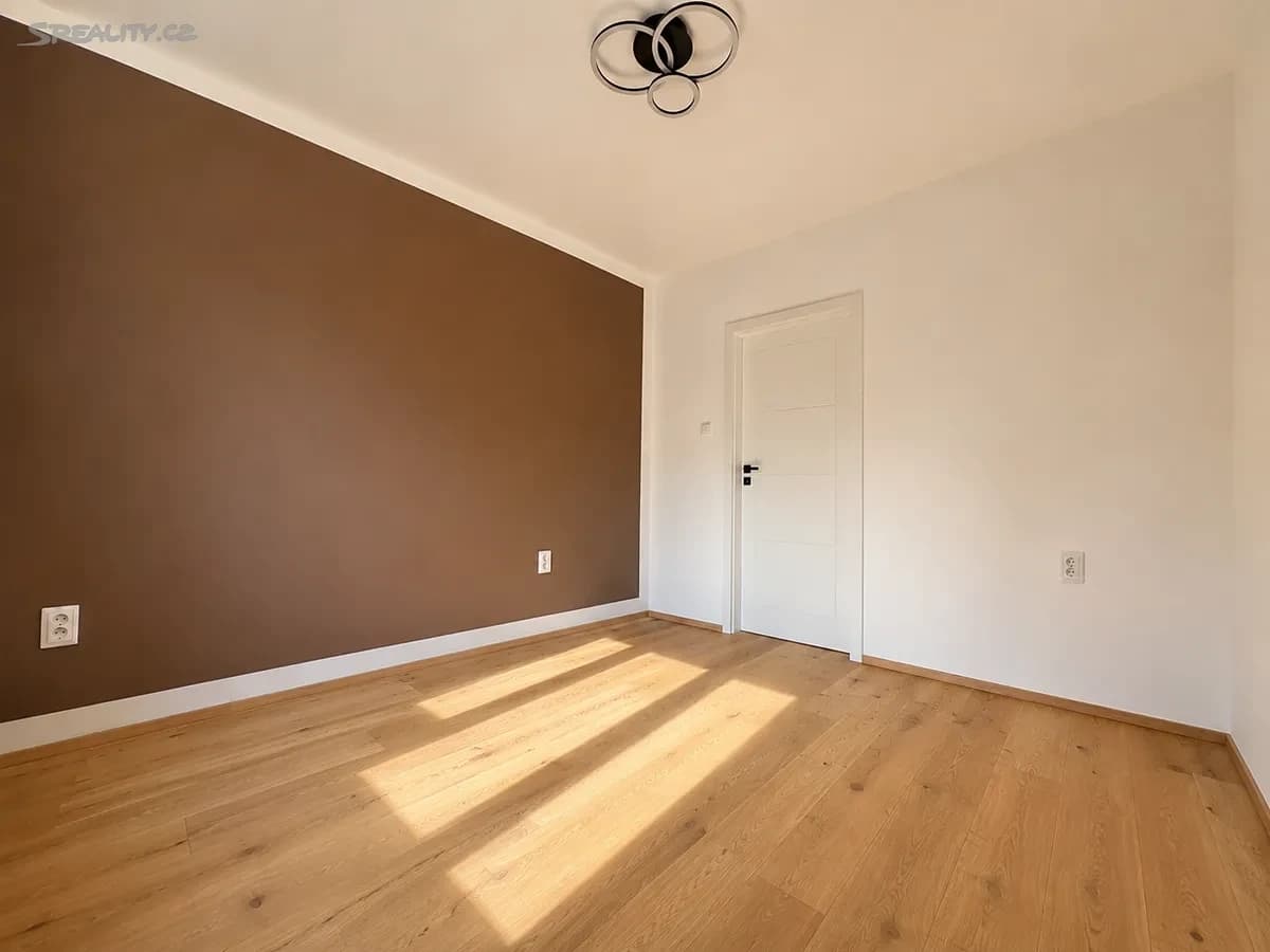 Prenájom bytu 3-izbový 65 m², Slévačská, Praha, Praha Prenájom bytu 3-izbový 65 m², Slévačská, Praha, Praha