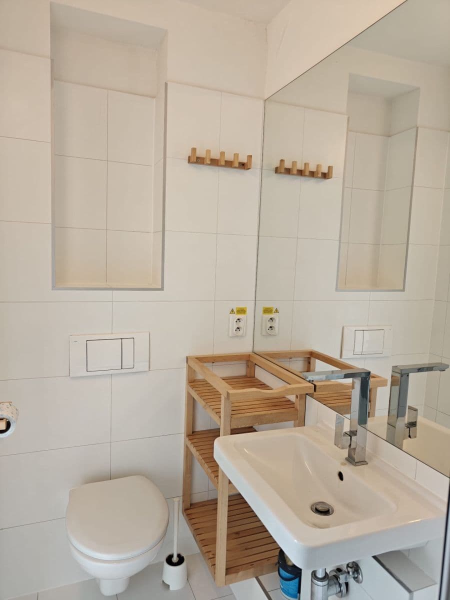 Prenájom bytu 1-izbový 16 m², Molákova, Praha, Praha Prenájom bytu 1-izbový 16 m², Molákova, Praha, Praha