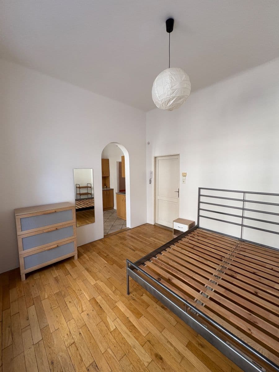 Prenájom bytu 1-izbový 35 m², Dukelských hrdinů, Praha, Praha Prenájom bytu 1-izbový 35 m², Dukelských hrdinů, Praha, Praha
