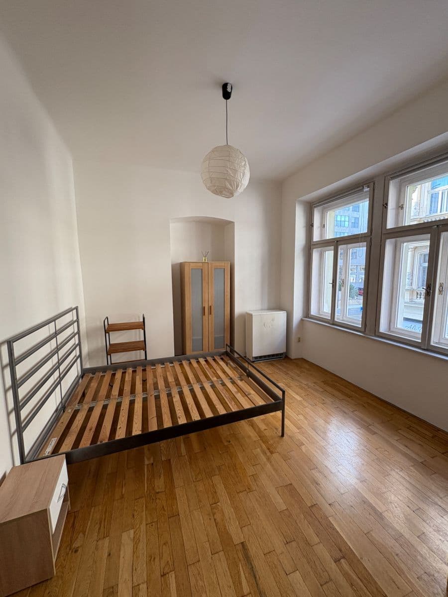 Prenájom bytu 1-izbový 35 m², Dukelských hrdinů, Praha, Praha Prenájom bytu 1-izbový 35 m², Dukelských hrdinů, Praha, Praha