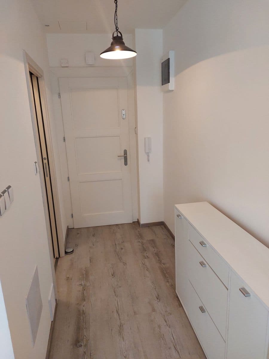Prenájom bytu 2-izbový 50 m², U Libušiných lázní, Praha, Praha Prenájom bytu 2-izbový 50 m², U Libušiných lázní, Praha, Praha