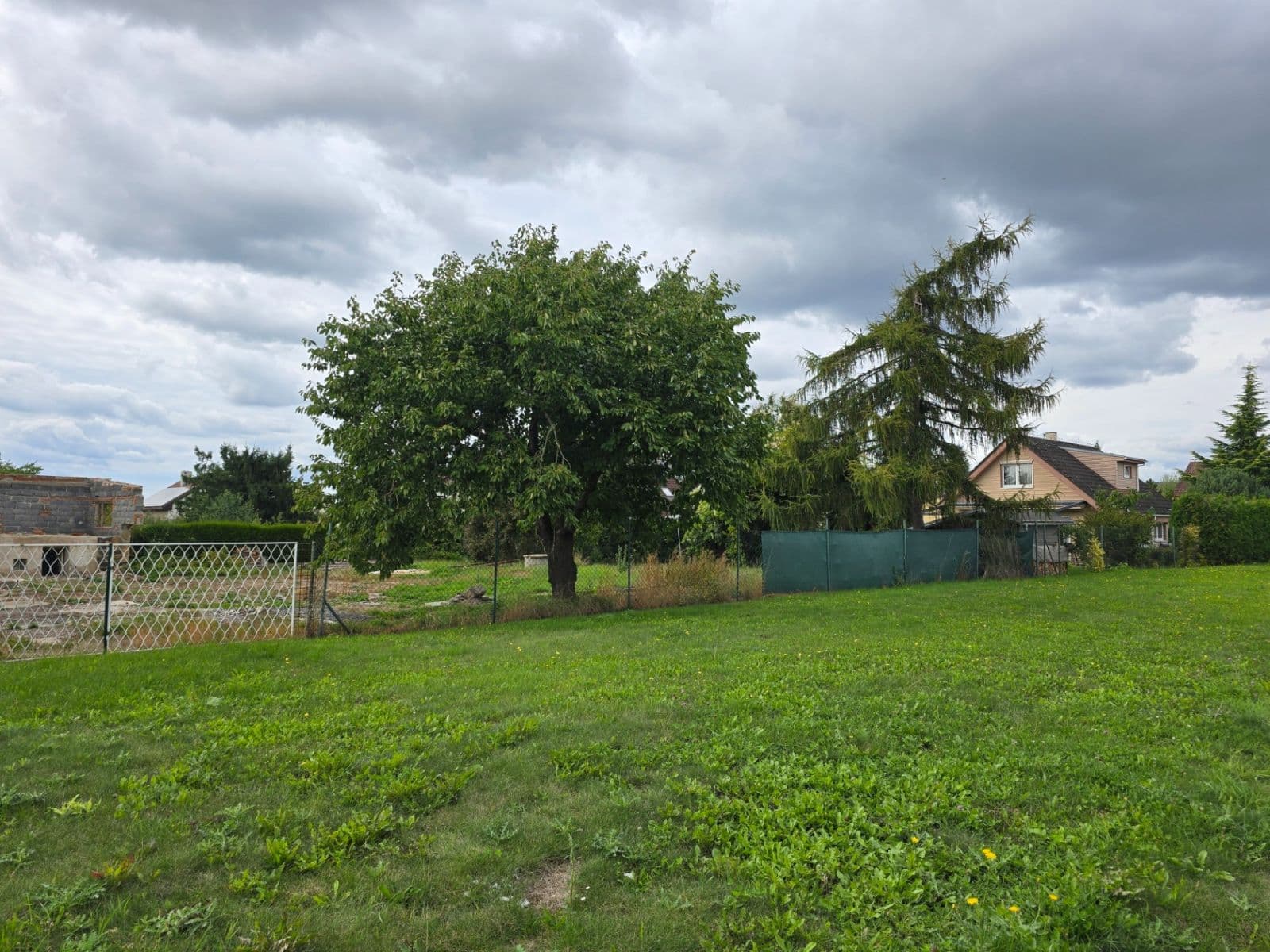Predaj pozemku 1.301 m², Jesenice, Středočeský kraj Predaj pozemku 1.301 m², Jesenice, Středočeský kraj