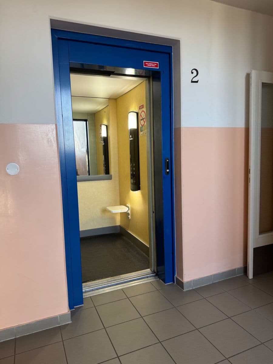 Prenájom bytu 2-izbový 49 m², K Nemocnici, Cheb, Karlovarský kraj Prenájom bytu 2-izbový 49 m², K Nemocnici, Cheb, Karlovarský kraj