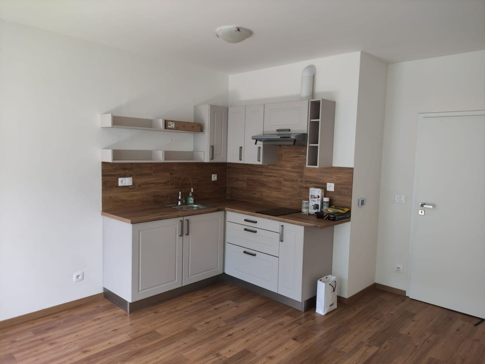 Prenájom bytu 1-izbový 33 m², Hrnčířská, Uhlířské Janovice, Středočeský kraj Prenájom bytu 1-izbový 33 m², Hrnčířská, Uhlířské Janovice, Středočeský kraj