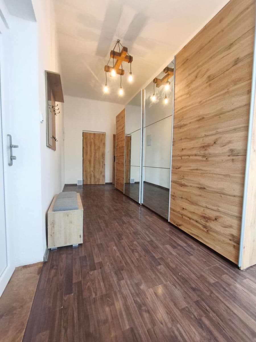 Prenájom bytu 3-izbový 88 m², Krátká, Svitavy, Pardubický kraj Prenájom bytu 3-izbový 88 m², Krátká, Svitavy, Pardubický kraj