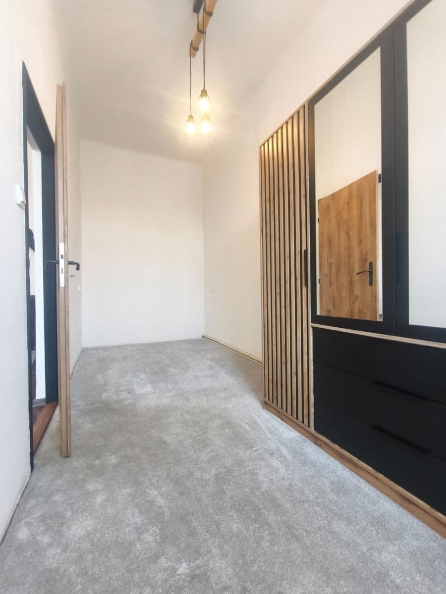 Prenájom bytu 3-izbový 88 m², Krátká, Svitavy, Pardubický kraj Prenájom bytu 3-izbový 88 m², Krátká, Svitavy, Pardubický kraj