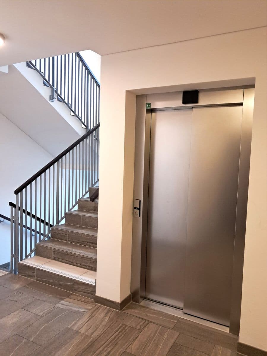 Prenájom bytu 1-izbový 29 m², Do Zahrádek Ⅰ, Praha, Praha Prenájom bytu 1-izbový 29 m², Do Zahrádek Ⅰ, Praha, Praha