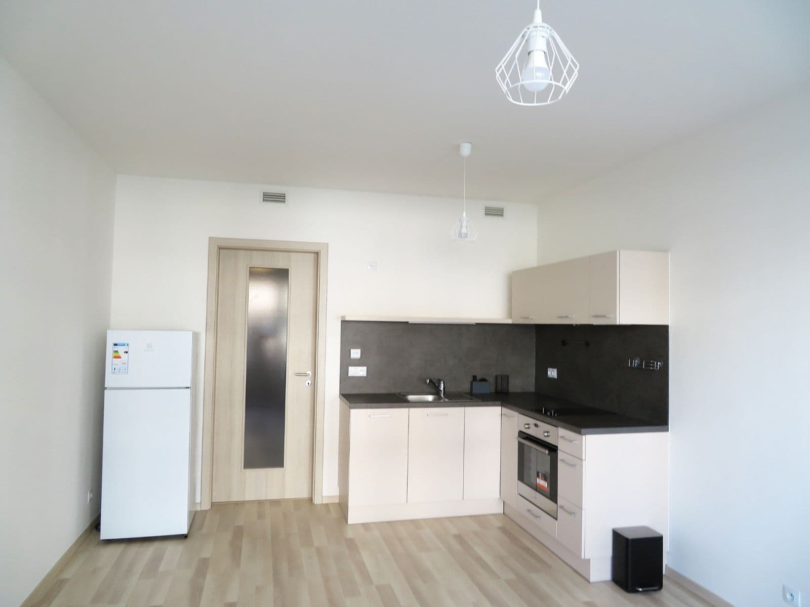 Prenájom bytu 1-izbový 29 m², Do Zahrádek Ⅰ, Praha, Praha Prenájom bytu 1-izbový 29 m², Do Zahrádek Ⅰ, Praha, Praha