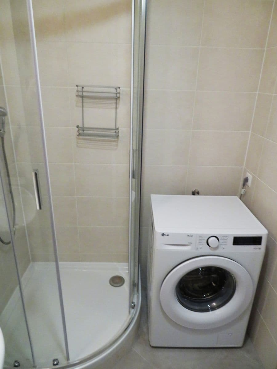 Prenájom bytu 1-izbový 29 m², Do Zahrádek Ⅰ, Praha, Praha Prenájom bytu 1-izbový 29 m², Do Zahrádek Ⅰ, Praha, Praha