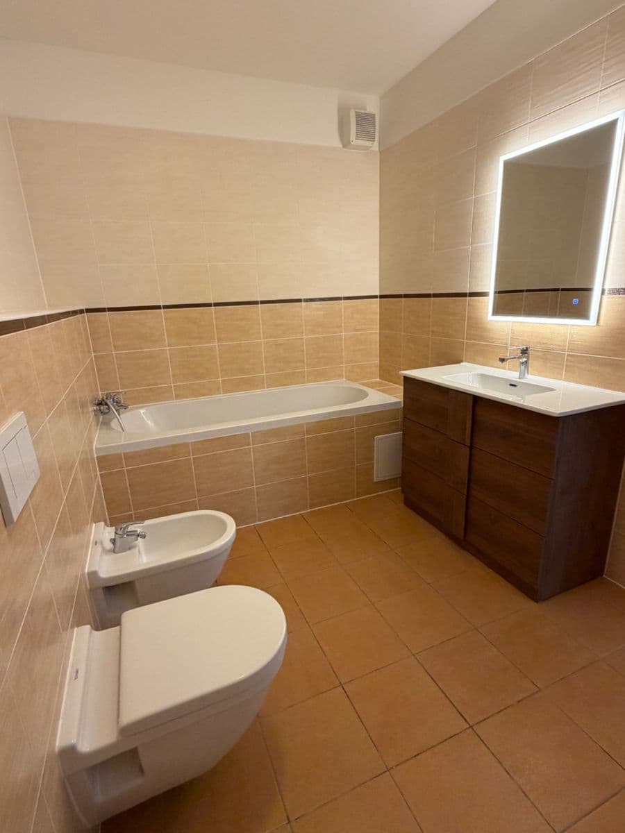 Prenájom bytu 3-izbový 85 m², Vidoulská, Praha, Praha Prenájom bytu 3-izbový 85 m², Vidoulská, Praha, Praha