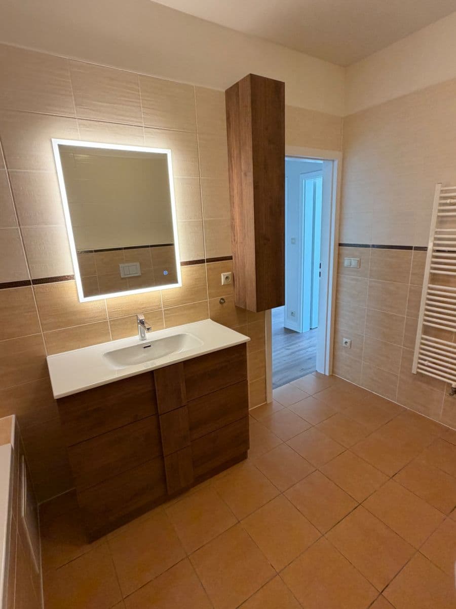 Prenájom bytu 3-izbový 85 m², Vidoulská, Praha, Praha Prenájom bytu 3-izbový 85 m², Vidoulská, Praha, Praha