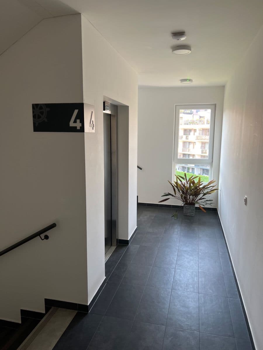 Predaj bytu 3-izbový 81 m², Saarinenova, Praha, Praha Predaj bytu 3-izbový 81 m², Saarinenova, Praha, Praha