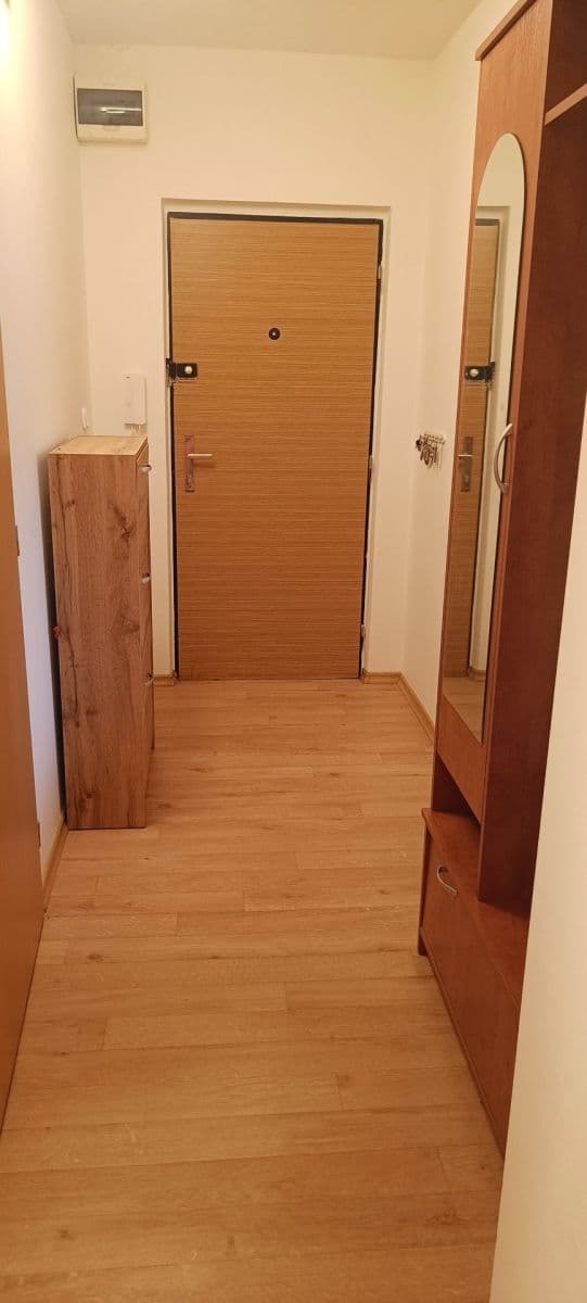 Predaj bytu 3-izbový 70 m², Nad Stadionem, Králův Dvůr, Středočeský kraj Predaj bytu 3-izbový 70 m², Nad Stadionem, Králův Dvůr, Středočeský kraj