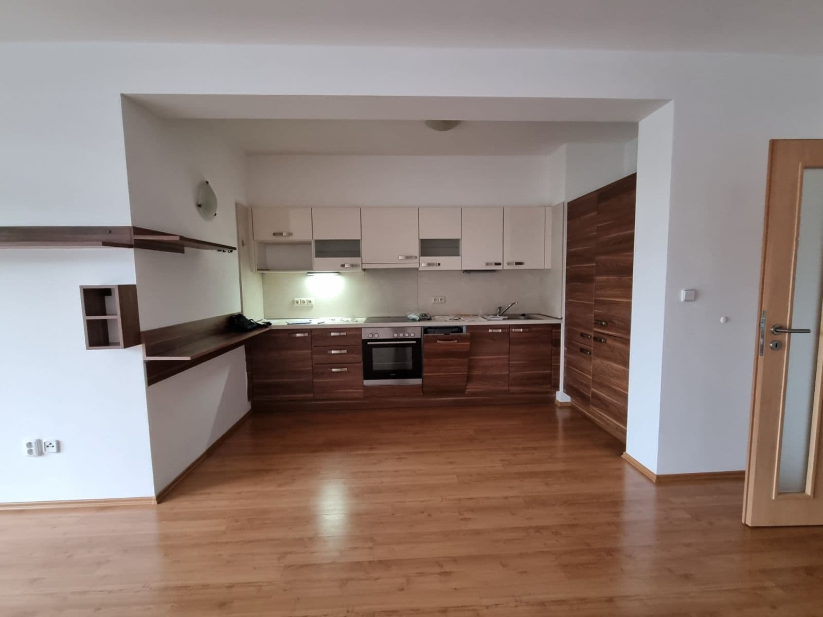 Prenájom bytu 2-izbový 62 m², Sokolovská, Olomouc, Olomoucký kraj Prenájom bytu 2-izbový 62 m², Sokolovská, Olomouc, Olomoucký kraj