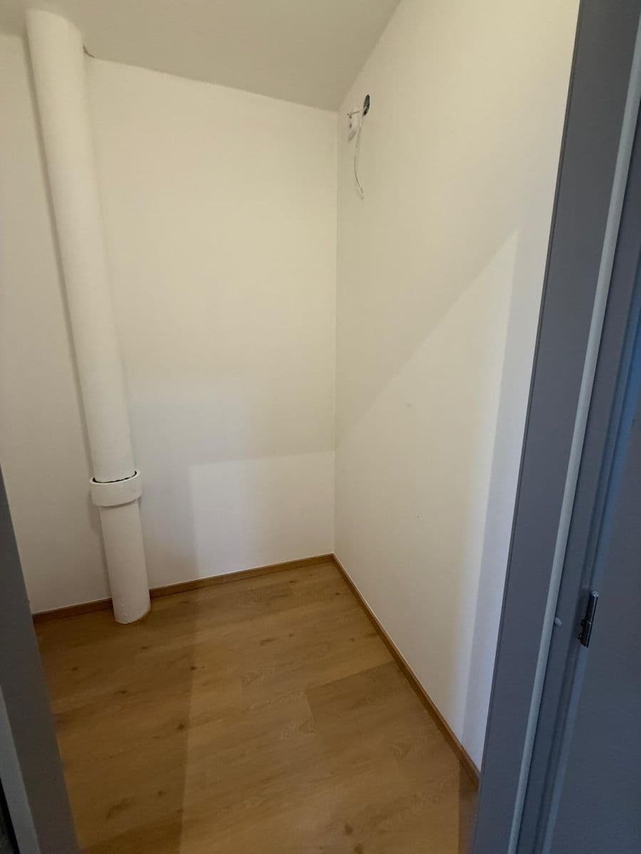 Prenájom bytu 3-izbový 72 m², Moravcova, Kolín, Středočeský kraj Prenájom bytu 3-izbový 72 m², Moravcova, Kolín, Středočeský kraj