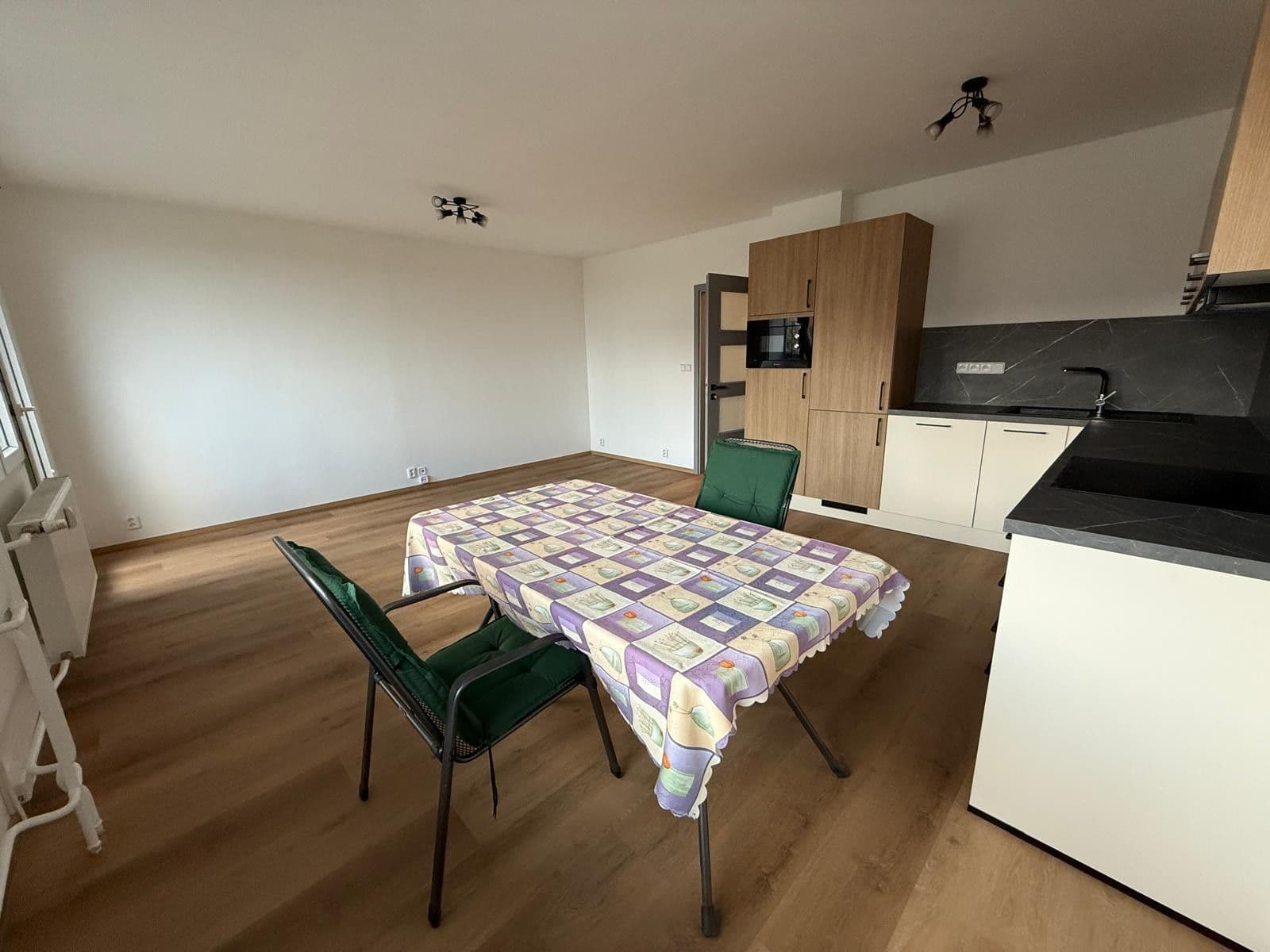 Prenájom bytu 3-izbový 72 m², Moravcova, Kolín, Středočeský kraj Prenájom bytu 3-izbový 72 m², Moravcova, Kolín, Středočeský kraj