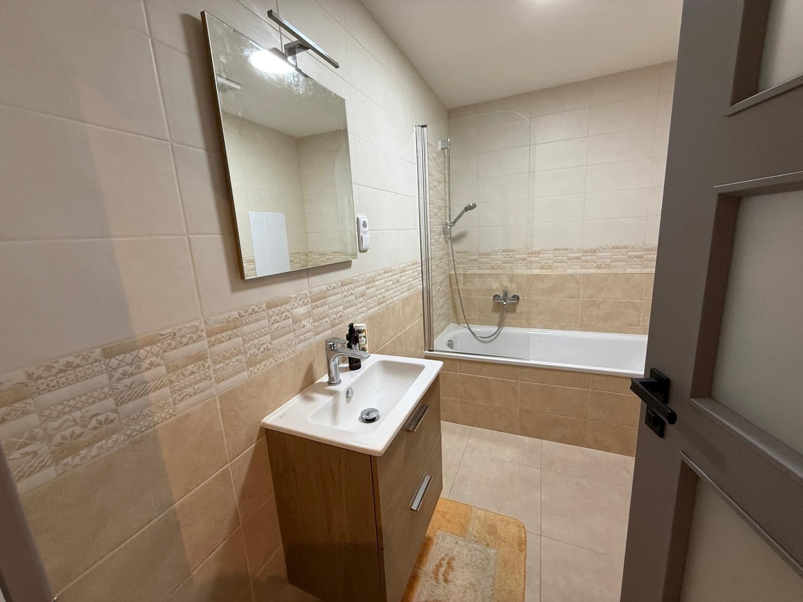 Prenájom bytu 3-izbový 72 m², Moravcova, Kolín, Středočeský kraj Prenájom bytu 3-izbový 72 m², Moravcova, Kolín, Středočeský kraj