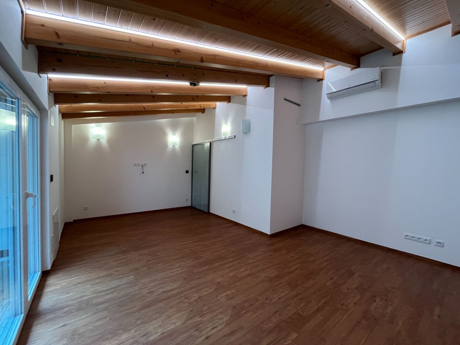 Prenájom bytu 2-izbový 87 m², Klabalská I, Zlín, Zlínský kraj Prenájom bytu 2-izbový 87 m², Klabalská I, Zlín, Zlínský kraj