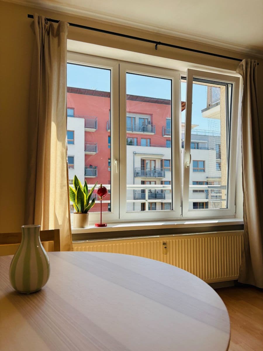 Prenájom bytu 1-izbový 33 m², Mattioliho, Praha, Praha Prenájom bytu 1-izbový 33 m², Mattioliho, Praha, Praha