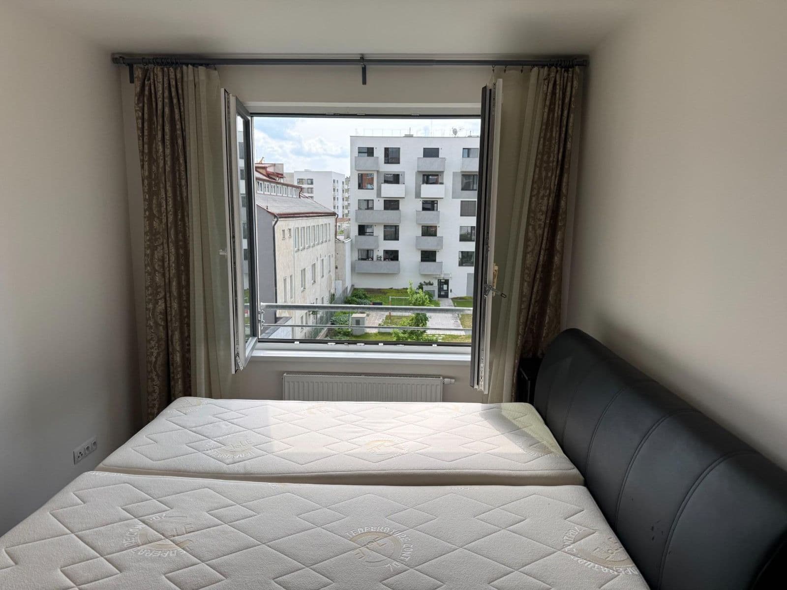 Predaj bytu 2-izbový 64 m², V Háji, Praha, Praha Predaj bytu 2-izbový 64 m², V Háji, Praha, Praha