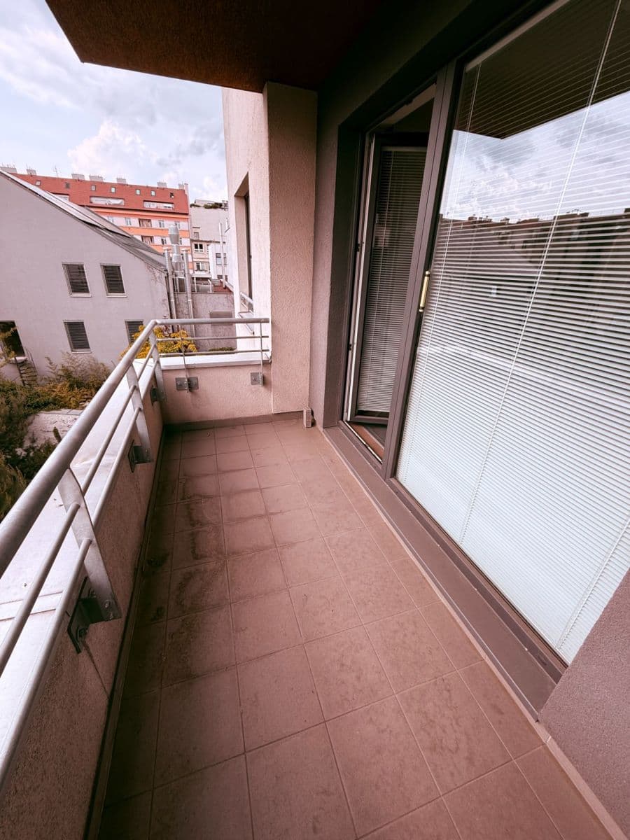 Predaj bytu 2-izbový 64 m², V Háji, Praha, Praha Predaj bytu 2-izbový 64 m², V Háji, Praha, Praha