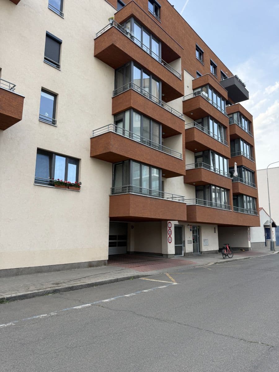 Predaj bytu 2-izbový 62 m², V Háji, Praha, Praha Predaj bytu 2-izbový 62 m², V Háji, Praha, Praha