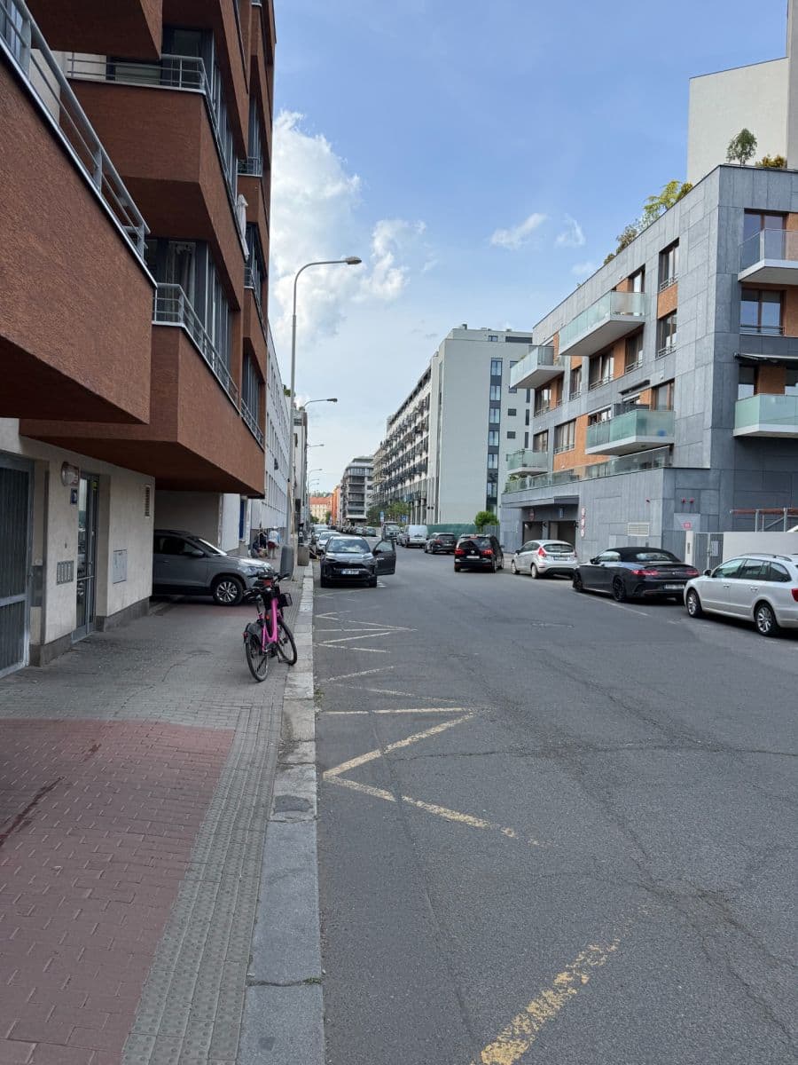 Predaj bytu 2-izbový 62 m², V Háji, Praha, Praha Predaj bytu 2-izbový 62 m², V Háji, Praha, Praha