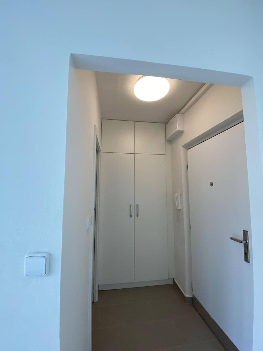 Predaj bytu 1-izbový 28 m², Na Kotli, Hradec Králové, Královéhradecký kraj Predaj bytu 1-izbový 28 m², Na Kotli, Hradec Králové, Královéhradecký kraj