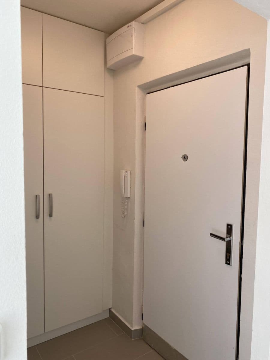 Predaj bytu 1-izbový 28 m², Na Kotli, Hradec Králové, Královéhradecký kraj Predaj bytu 1-izbový 28 m², Na Kotli, Hradec Králové, Královéhradecký kraj