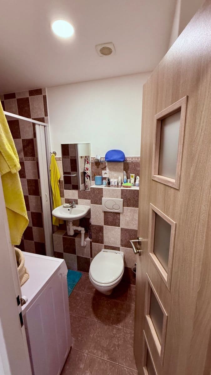 Prenájom bytu 1-izbový 30 m², Palackého náměstí, Řevnice, Středočeský kraj Prenájom bytu 1-izbový 30 m², Palackého náměstí, Řevnice, Středočeský kraj