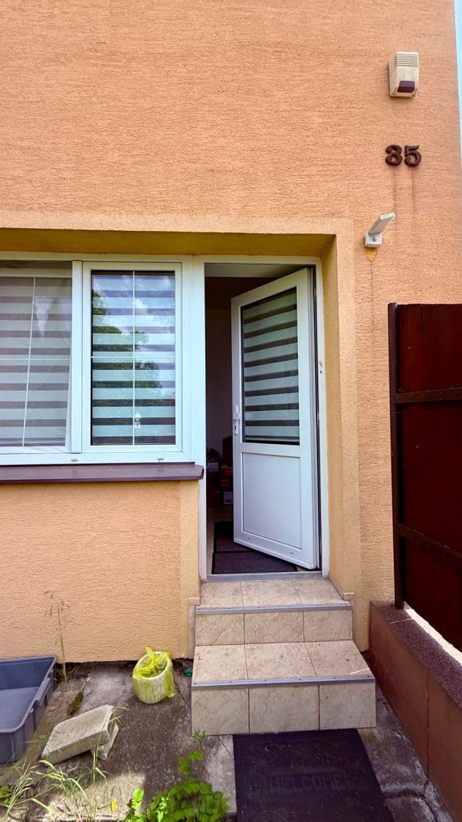 Prenájom bytu 1-izbový 30 m², Palackého náměstí, Řevnice, Středočeský kraj Prenájom bytu 1-izbový 30 m², Palackého náměstí, Řevnice, Středočeský kraj