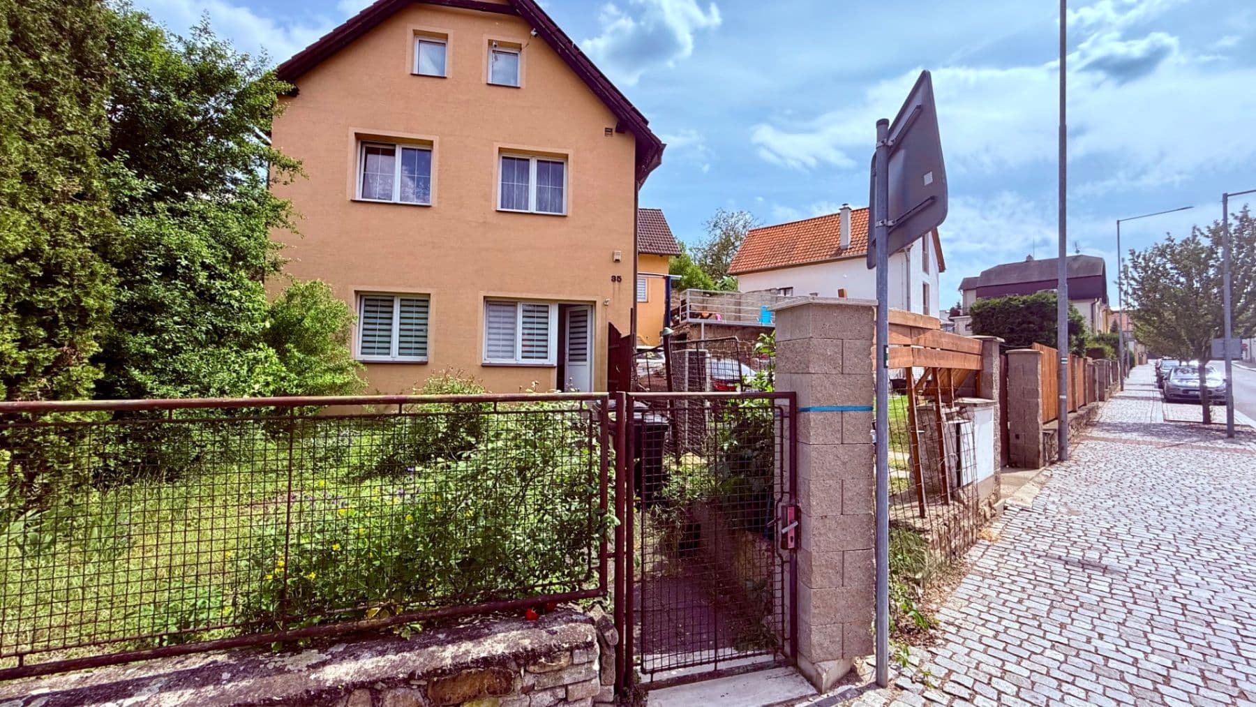 Prenájom bytu 1-izbový 30 m², Palackého náměstí, Řevnice, Středočeský kraj Prenájom bytu 1-izbový 30 m², Palackého náměstí, Řevnice, Středočeský kraj