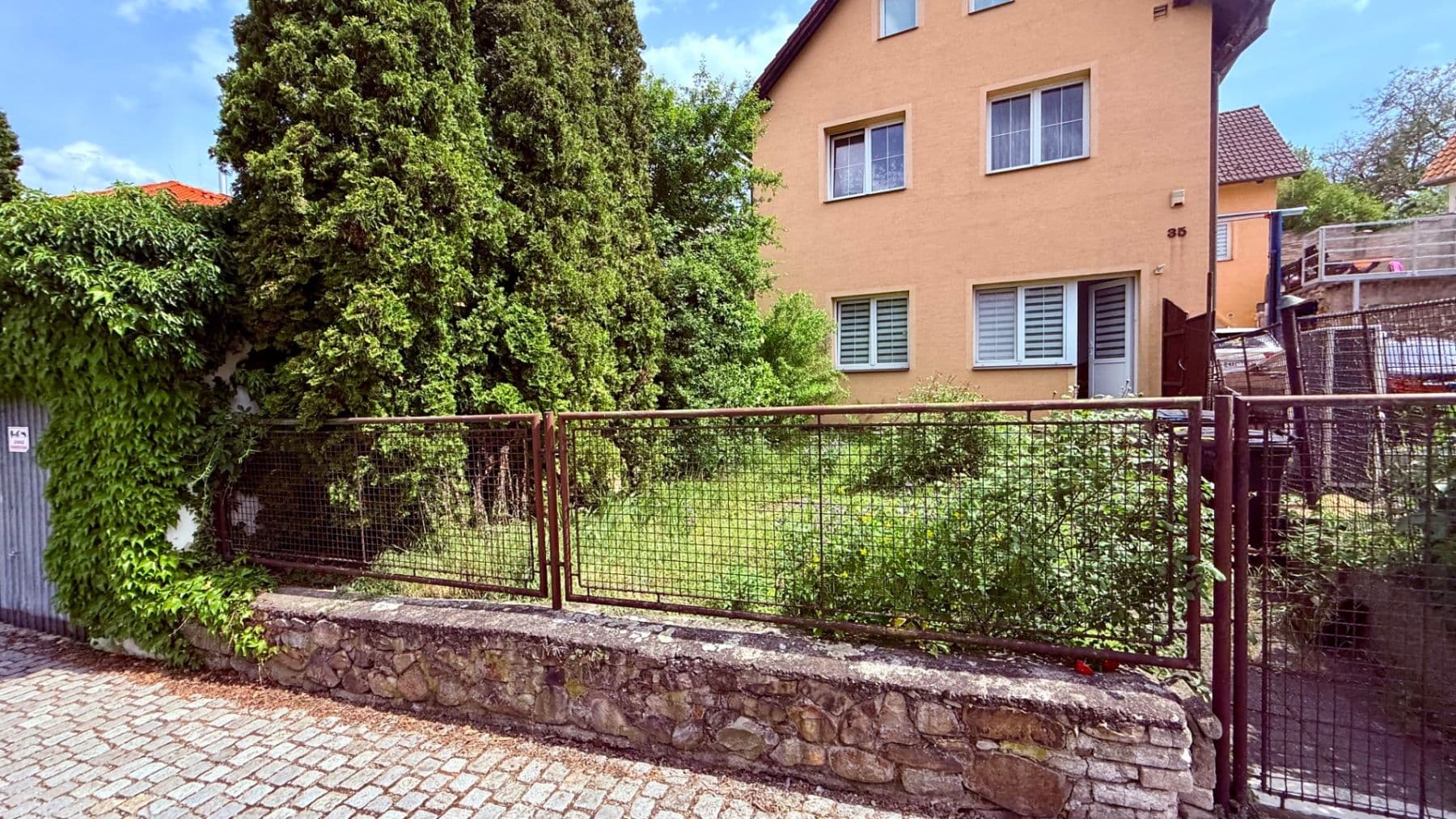 Prenájom bytu 1-izbový 30 m², Palackého náměstí, Řevnice, Středočeský kraj Prenájom bytu 1-izbový 30 m², Palackého náměstí, Řevnice, Středočeský kraj