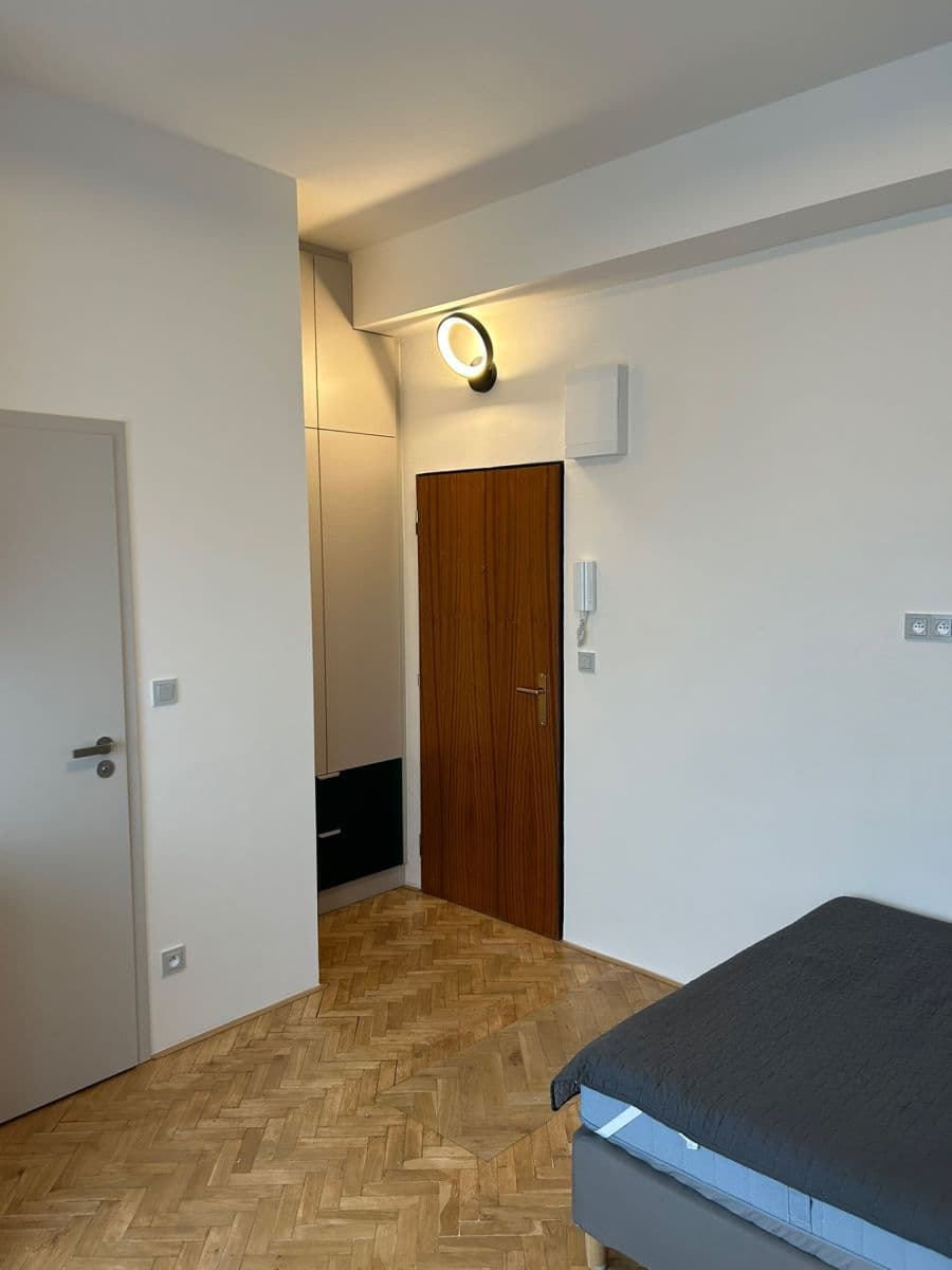 Prenájom bytu 1-izbový 18 m², Na Šťáhlavce, Praha, Praha Prenájom bytu 1-izbový 18 m², Na Šťáhlavce, Praha, Praha